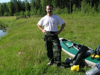 к полудню мошка наелась, можно снять часть одежды