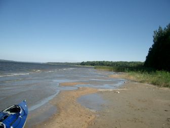 когда-то это было дном, сейчас - пляж